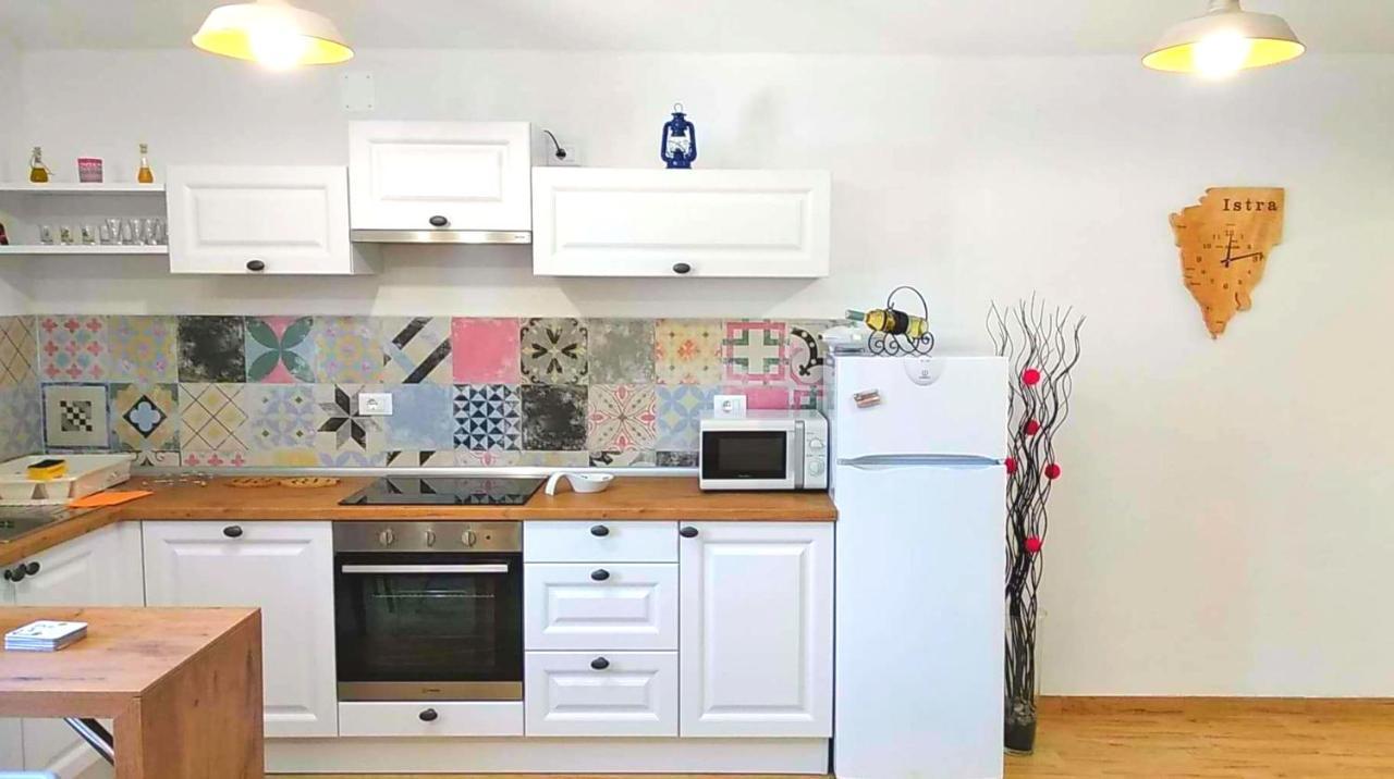Holiday Home Deni Roč Dış mekan fotoğraf