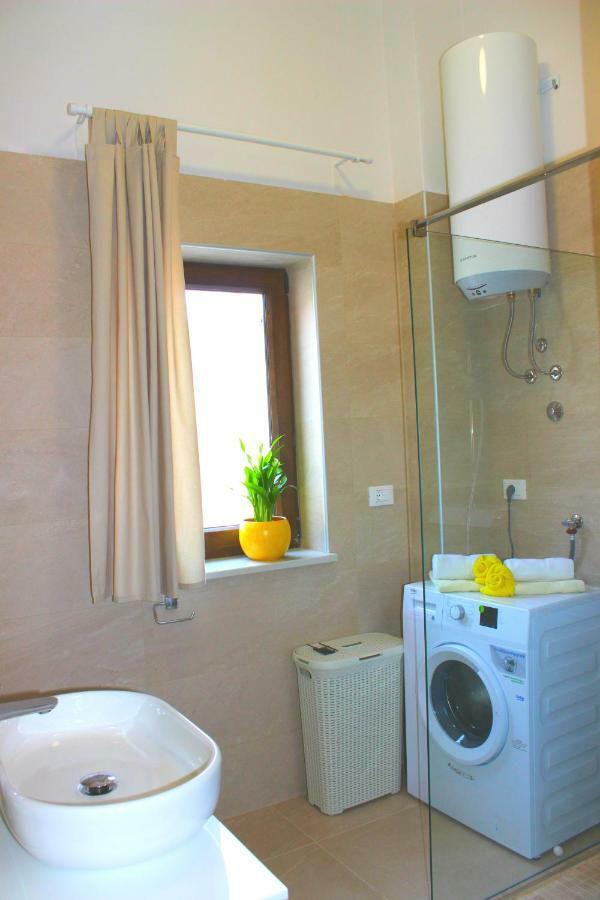 Holiday Home Deni Roč Dış mekan fotoğraf